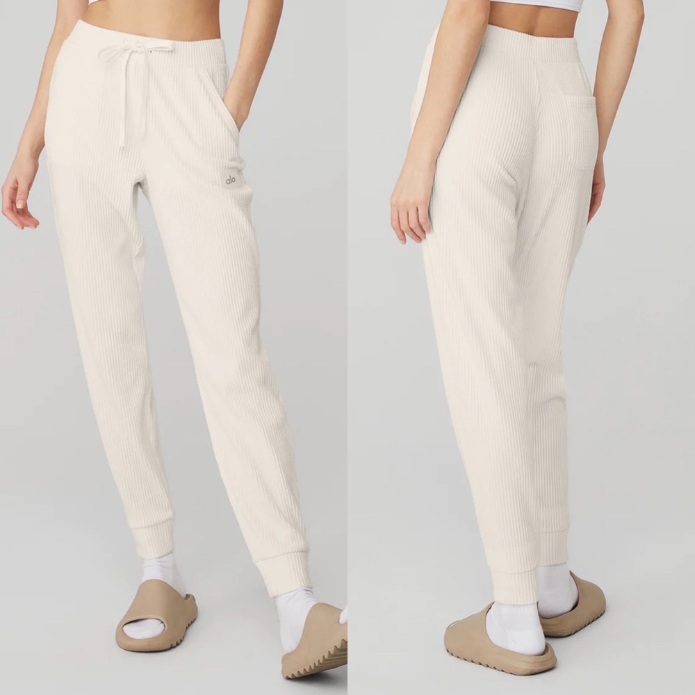 Alo Muse Sweatpant - Ivory